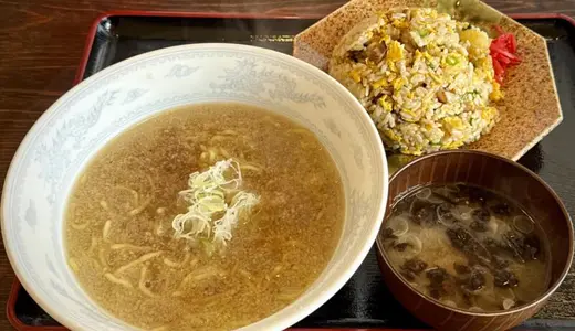 KYM‘S(ケーワイエムズ)＠秋田県大仙市北楢岡にてオバケラーメン＆炒飯をオーダー！「仕出し宴席のおおた」のランチ部門として営業を開始したCRAFT KITCHENな新店♪