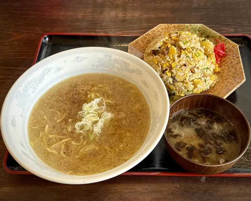 CRAFT KITCHEN KYM‘S クラフトキッチン ケーワイエムズ 仕出し宴席のおおた ランチ部門 秋田県大仙市北楢岡 オバケラーメン 素ラーメン かけラーメン 鶏豚骨ラーメン 醤油ラーメン チャーハン 炒飯 味噌汁付き