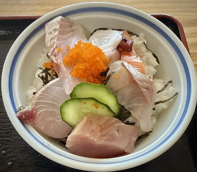 お食事処 縁司 えにし 吾愛郷食堂 リニューアルオープン 吾愛郷グループ 秋田県にかほ市象潟町琴和喜 ラーメンセット 醤油ラーメン 中華そば ミニ海鮮丼セット