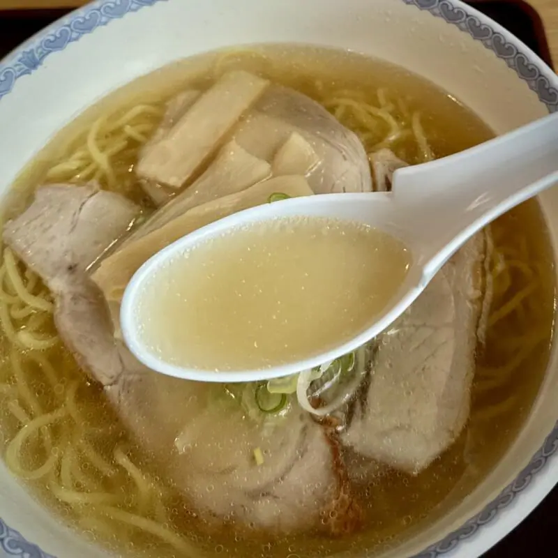 レストラン 太平(おいだら) 秋田県秋田市仁別 The BOON クアドーム ザ・ブーン2階 塩らぁめん 塩ラーメン ニラ辛醤 スープ