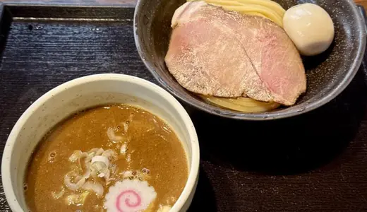 つけ麺道 癒庵(ゆあん)＠山形県酒田市こあらにてしょうゆつけ麺をオーダー！濃厚かつ旨味のインパクトのあるダブルスープ＆自家製麺の美味しさが際立つ豚骨魚介系つけ麺の逸品♪