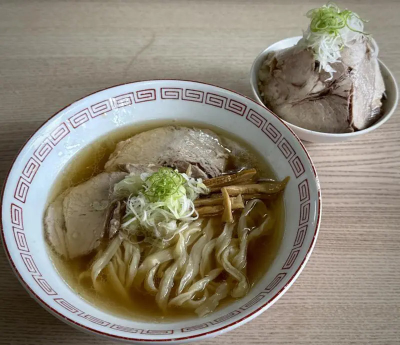 中華そば ﻿琴の こんの 山形県鶴岡市羽黒町黒瀬 塩中華そば 麺半分 ミニ塩ラーメン ニグめし チャーシューライス
