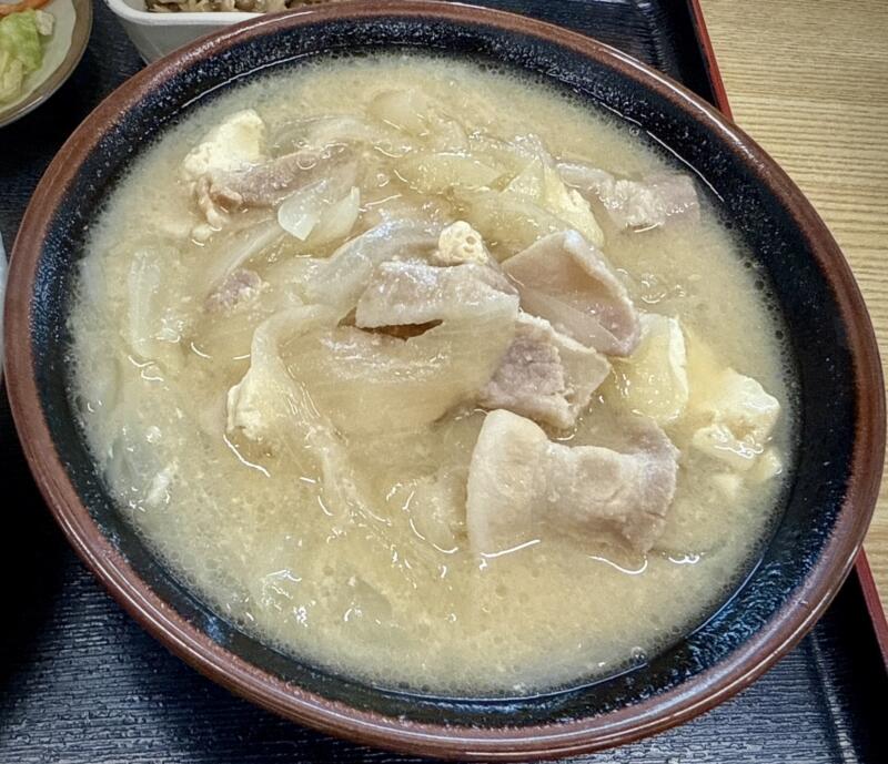 とん汁 たちばな とん汁の店 新潟県妙高市栗原 とん汁定食 並盛り 豚汁定食 小鉢 漬け物