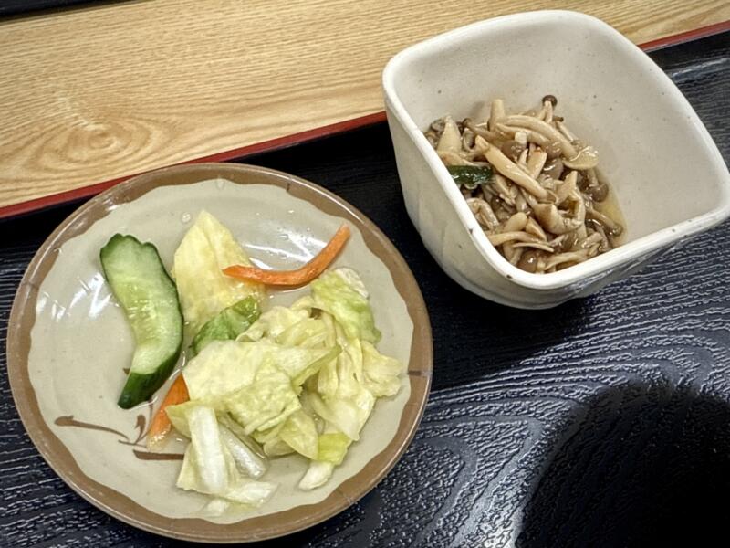 とん汁 たちばな とん汁の店 新潟県妙高市栗原 とん汁定食 並盛り 豚汁定食 小鉢 漬け物