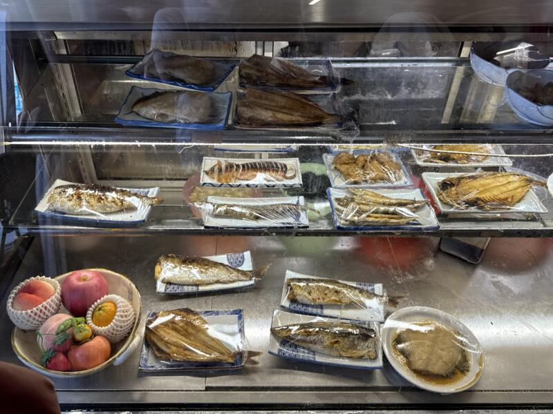 食堂 徳市 新潟県上越市名立区名立大町 ショーケース