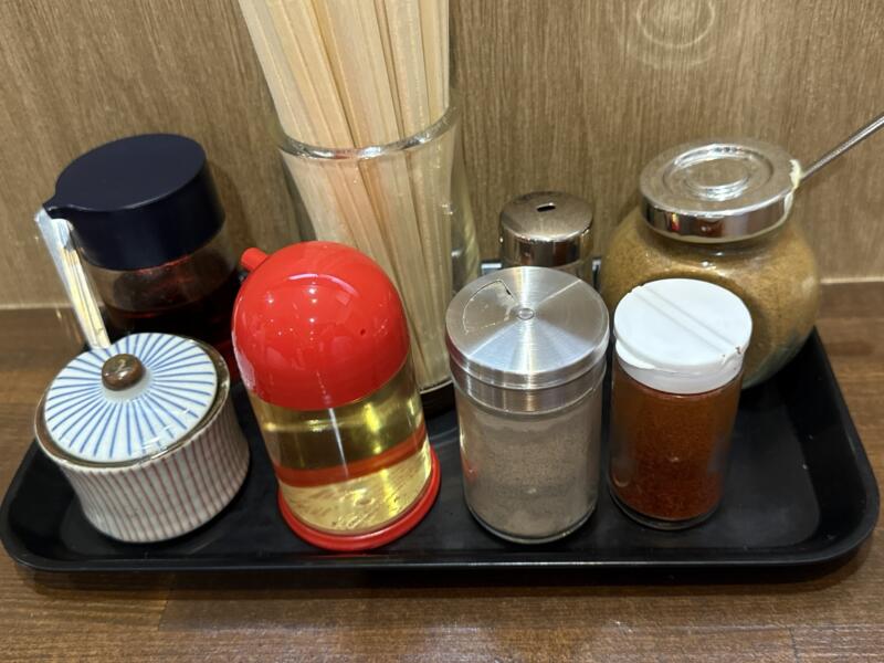 らーめん萬亀 ばんき 秋田県秋田市中通 秋田駅前 辛いラーメン あっさり味噌 痺辛味噌ラーメン 4辛 痺れ追加 味変 調味料