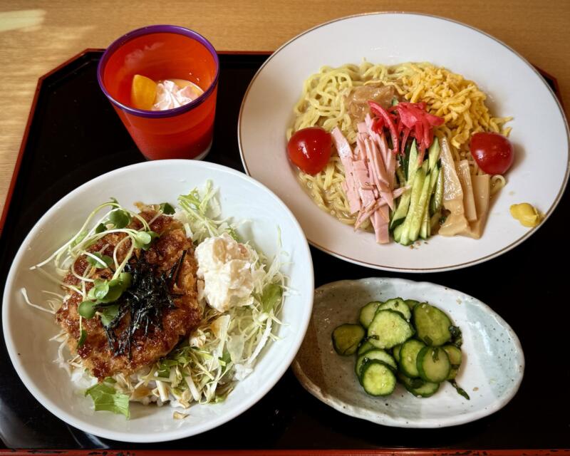 味の駅 秋田県仙北郡美郷町六郷 おまかせ定食 冷やし中華 ミニソースかつ丼 漬物 デザート