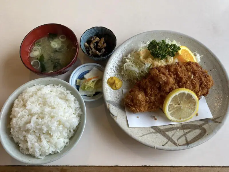 御食事処 かつれつ庵 秋田県能代市中柳 ロースカツ定食 トンカツ定食