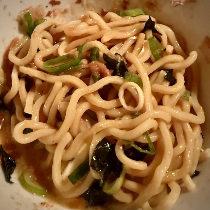 BAR JAH バー ジャー 秋田県秋田市大町 川反 かわばた 釜玉明太バター麺 汁なしラーメン 混ぜる