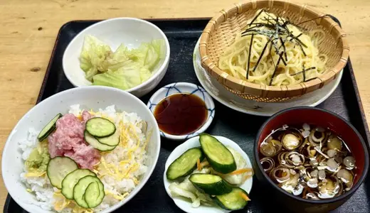 うまみ処さなだ＠秋田県横手市平鹿町浅舞にてザル中華とマグロたたき丼をオーダー！東北のソウルフード的なラーメンにみんな大好きなミニ丼がセットになったお得な日替ランチ♪
