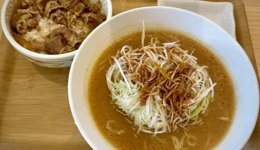すき家107号北上和賀店＠岩手県北上市にて白髪ねぎ味噌ラーメン牛丼セットをオーダー！全国に2000店舗展開している中で数店舗でしか食べれない稀有なラーメンを実食♪