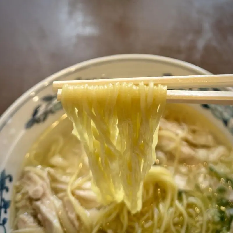 中国料理 パリスタ飯店 旧鷹巣町 秋田県北秋田市松葉町 鶏絲湯麺 鶏の千切りそば 塩ラーメン 麺
