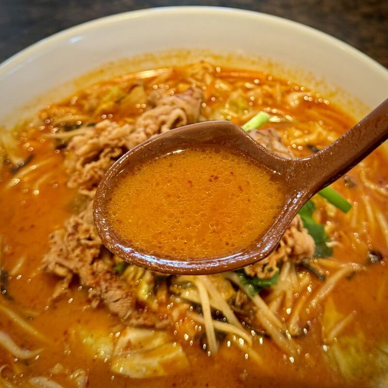 ファミリーレストラン デリシャス 宮城県石巻市蛇田 激辛カルビみそらーめん 辛味噌ラーメン スープ