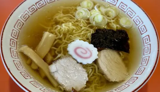 紅梅食堂＠岩手県宮古市大通にて中華そばをオーダー！煮干ラーメンイメージな宮古で食べるまた趣きが違った老舗町中華のノスラー♪