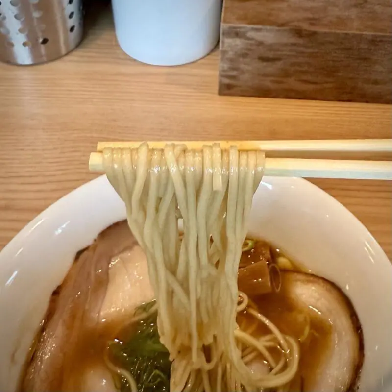 らぁ麺 みずがめ食堂 秋田県能代市中柳 柳麺多むら 能代本店 リニューアル 醤油らぁ麺 醤油ラーメン 自家製麺