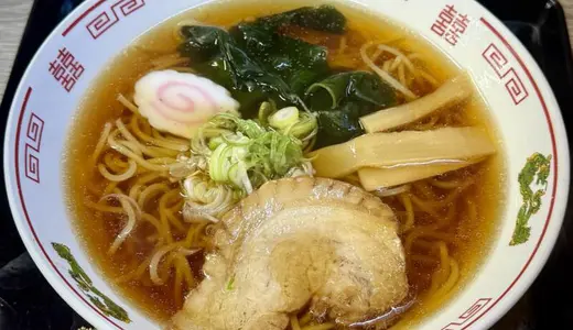 森の駅食堂＠秋田県仙北市田沢湖卒田にて醤油ラーメンをオーダー！今年の春にラーメンの提供をたまたま発見した麺類に特化した食事処♪