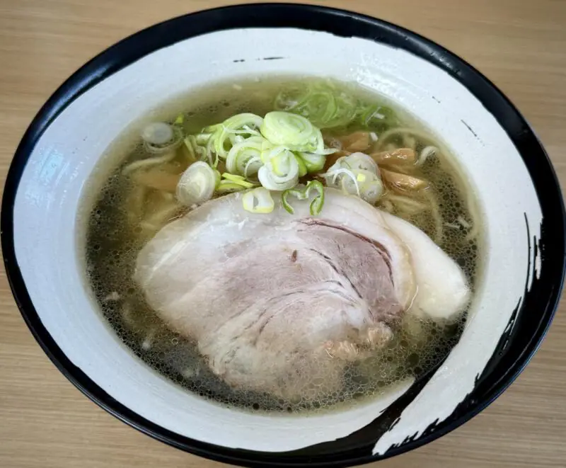 拉麺 だし屋 だしや 岩手県雫石町七ツ森 日高昆布と羅臼しお 塩中華そば 塩ラーメン