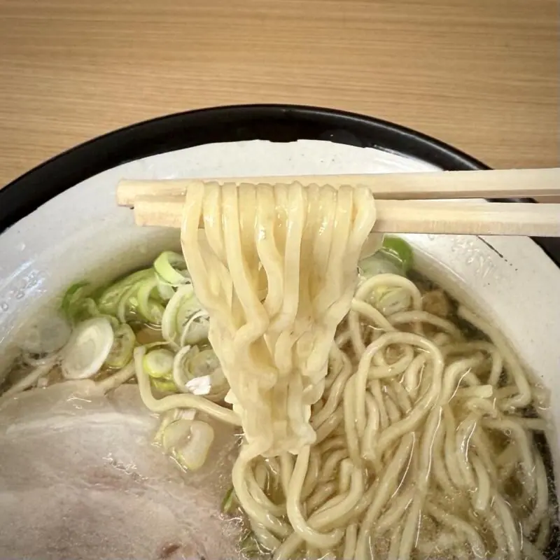 拉麺 だし屋 だしや 岩手県雫石町七ツ森 日高昆布と羅臼しお 塩中華そば 塩ラーメン 麺
