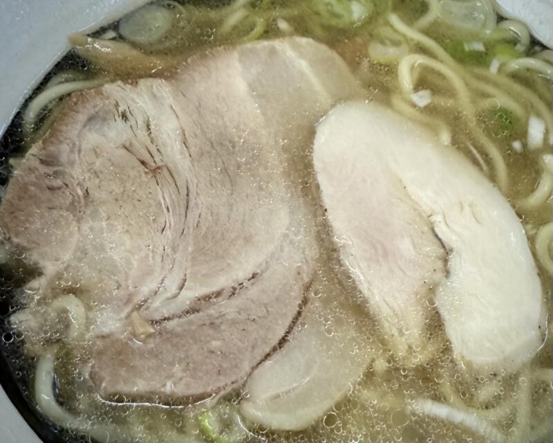 拉麺 だし屋 だしや 岩手県雫石町七ツ森 日高昆布と羅臼しお 塩中華そば 塩ラーメン チャーシュー