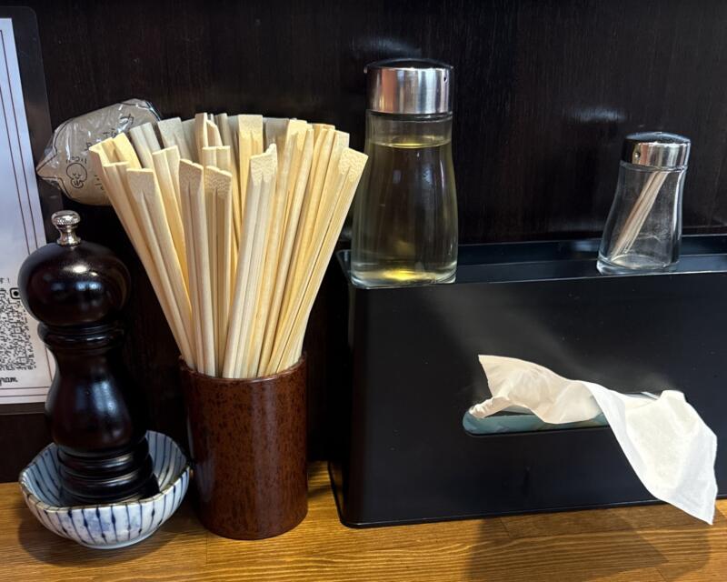 自家製麺 ラカン 宮城県仙台市若林区荒井 荒井駅 鶏塩麹と四番のつけ麺 自家製麺 平打ち極太ストレート麺 味変 調味料