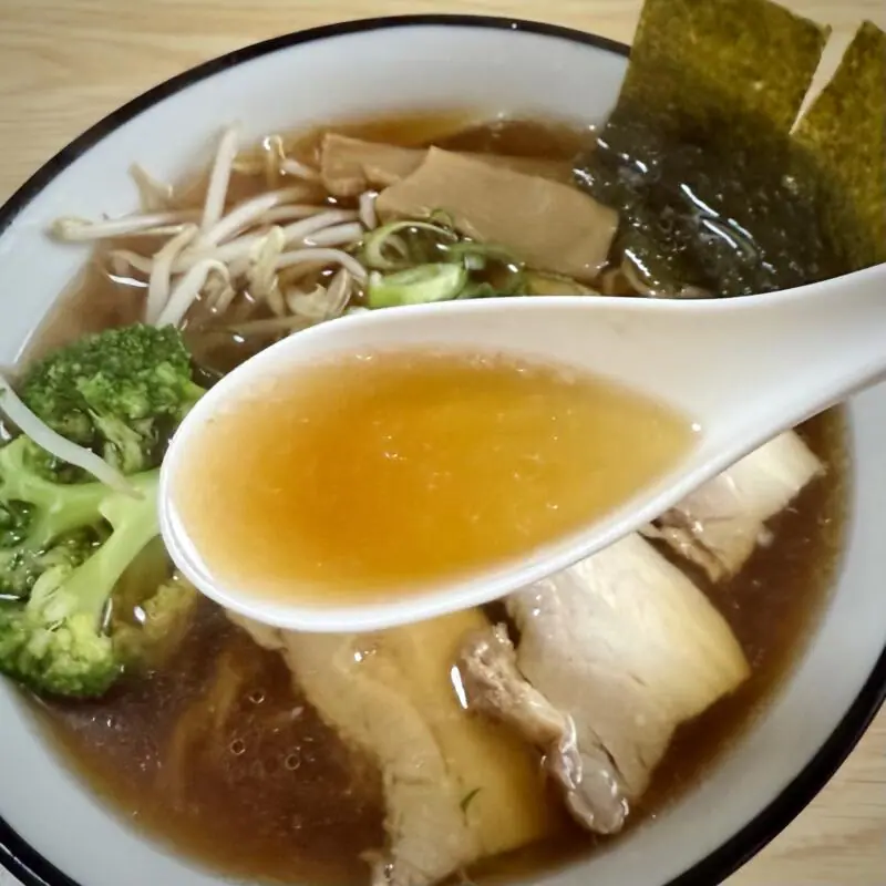 中国四川料理 仁 じん 山形県酒田市浜田 仁ラーメン 醤油ラーメン スープ