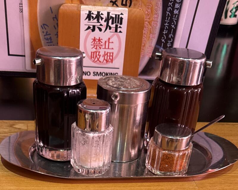 鯖石ドライブイン さばいしドライブイン さばドラ 青森県南津軽郡大鰐町鯖石 半チャーハンと半ラーメン 半炒飯 ミニラーメン 醤油ラーメン 味変 調味料