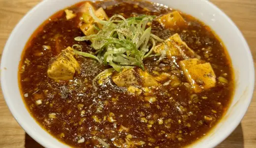 かない食堂＠秋田県五城目町にて麻婆麺をオーダー！希少なラーメン提供店としてだけではなく夜は居酒屋メニューでも営業している町中華的な新店♪