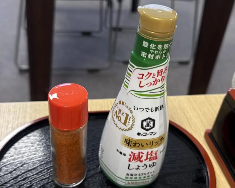 お食事処 胡桃 くるみ 秋田県北秋田市脇神 伊勢堂岱温泉 縄文の湯内 食堂 レストラン 縄文味噌ラーメン 味変 調味料