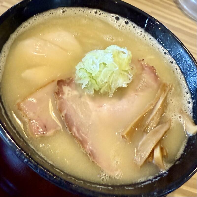 らぁ麺 おかむら 福島県郡山市大槻町 ν白湯そば ニュー白湯ラーメン 進化系福島鶏白湯 具