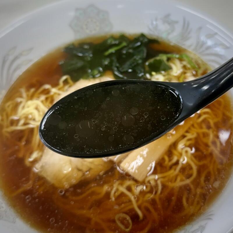 食堂 キッチン桃山 ももやま 秋田県秋田市中通 北都ビルディング8階 醤油ラーメン スープ