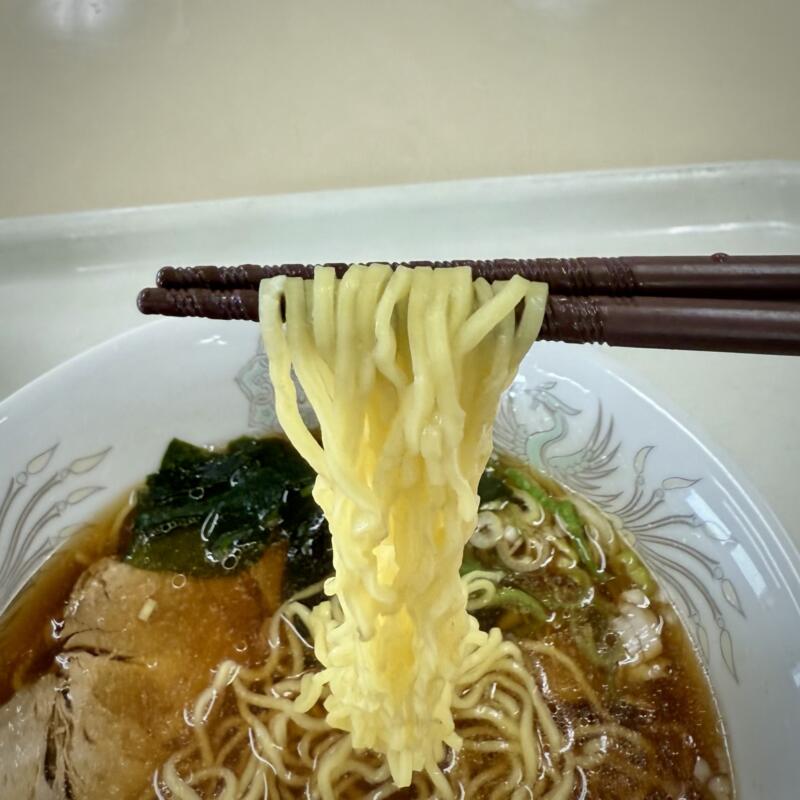 食堂 キッチン桃山 ももやま 秋田県秋田市中通 北都ビルディング8階 醤油ラーメン 麺