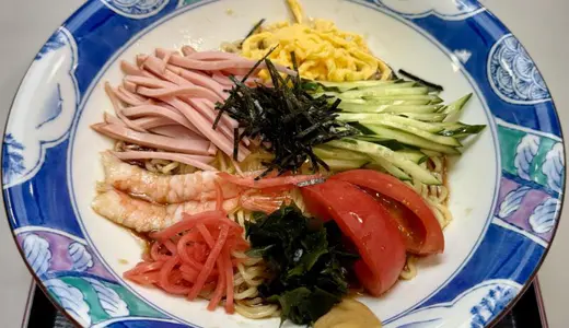 はまなす食堂＠秋田県にかほ市金浦にて冷し中華をオーダー！麺が見えなくなるくらい具沢山な旨ビジュ冷中♪