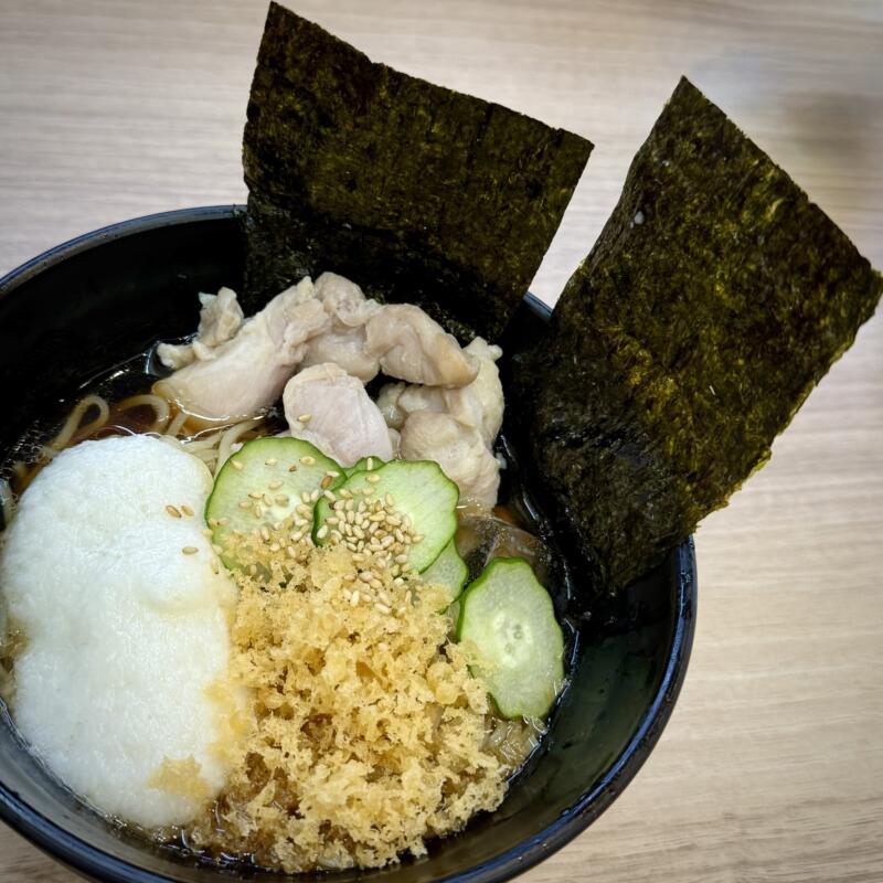 かっぱ寿司 由利本荘店 秋田県由利本荘市石脇 栄屋本店監修 とろろ冷し醤油らーめん 冷たいラーメン 具