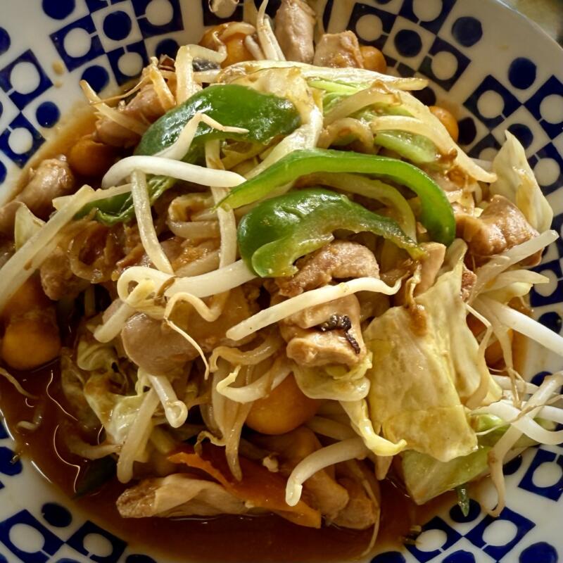 みんなの店 わいわい 秋田県鹿角郡小坂町小坂鉱山 スタミナ定食 比内地鶏もつ野菜炒め お吸い物 漬け物付き