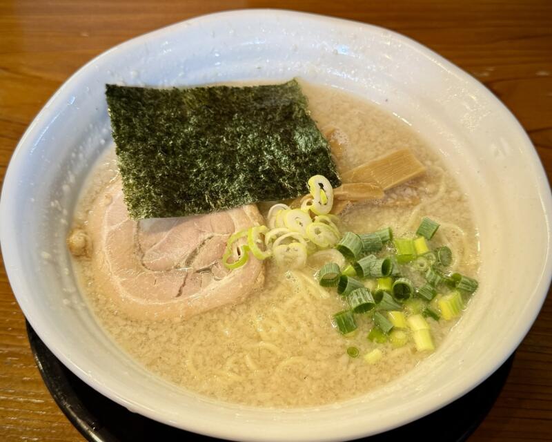 中村屋 新潟県見附市福島町 塩とんこつ背脂 塩豚骨ラーメン 背脂塩ラーメン
