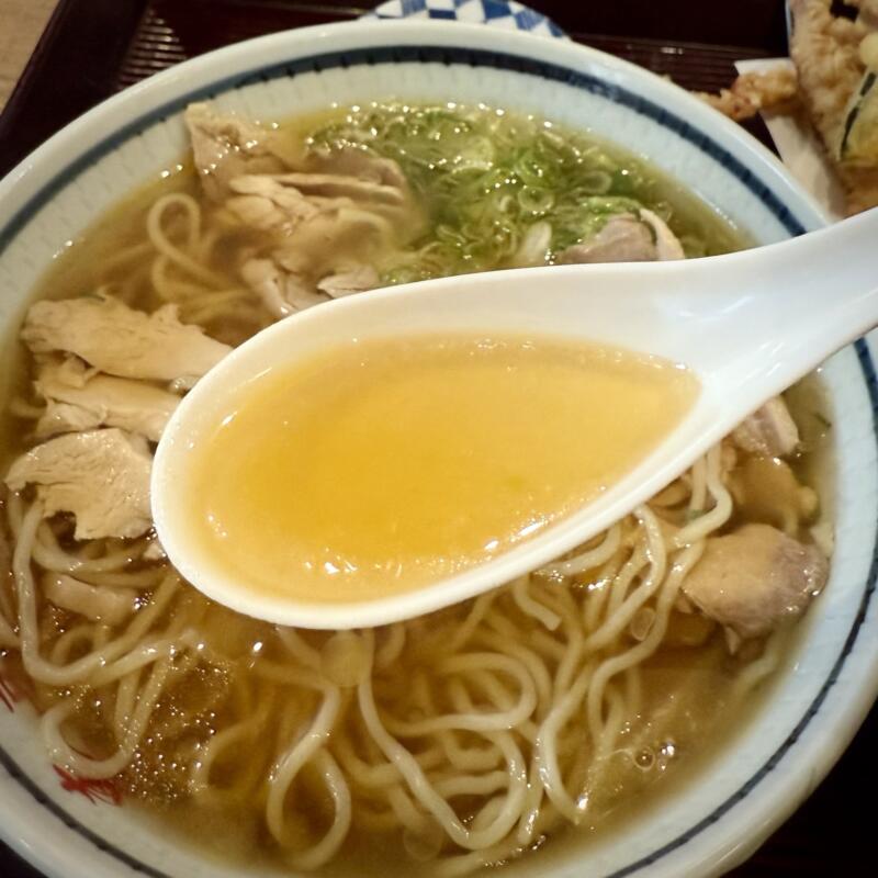 そば処 東亭 ひがしてい 山形県東根市さくらんぼ駅前 げそ天肉中華 冷たい肉中華 冷やしラーメン スープ