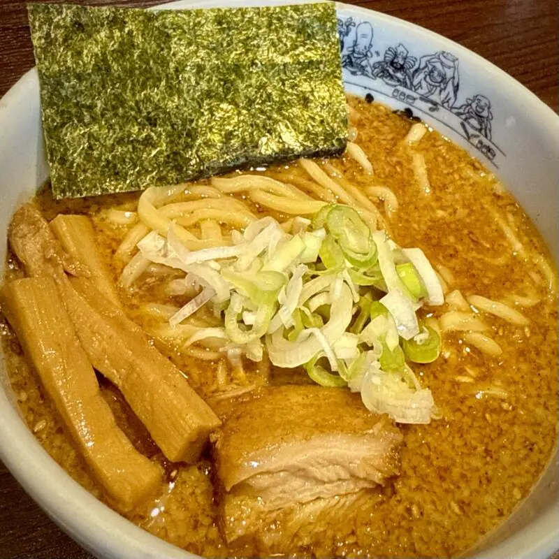 二九八家 いわせ ふくわうち いわせ 千葉県市川市大和田 本八幡駅 味噌ら〜麺 ラーメンショップ 豚骨味噌ラーメン 背脂ラーメン 具
