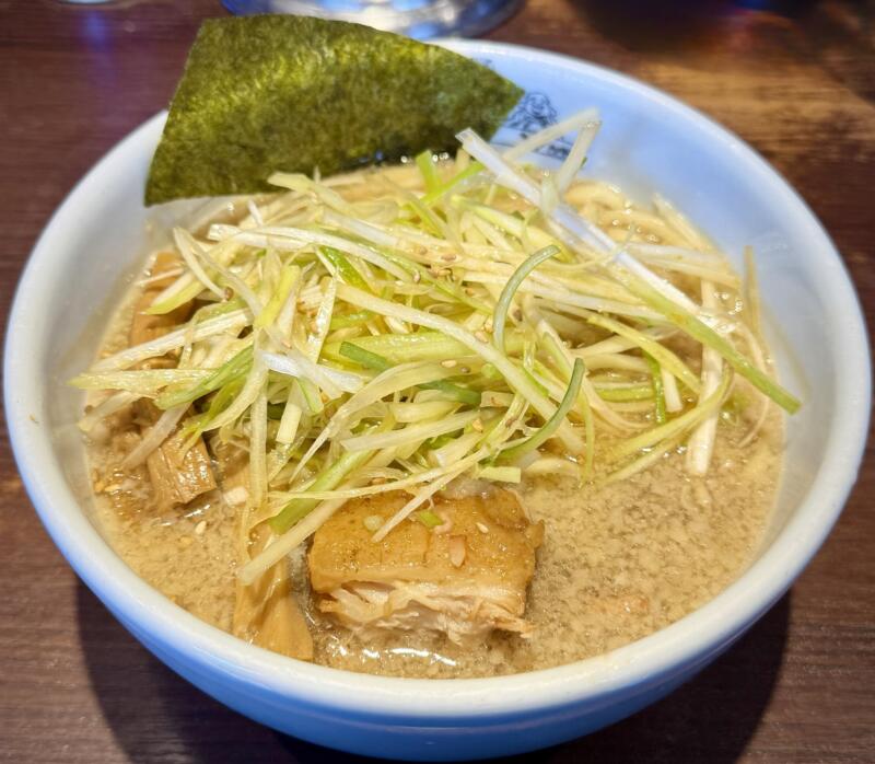 二九八家 いわせ ふくわうち いわせ 千葉県市川市大和田 本八幡駅 ねぎら〜麺 ラーメンショップ 豚骨醤油ラーメン 背脂ラーメン