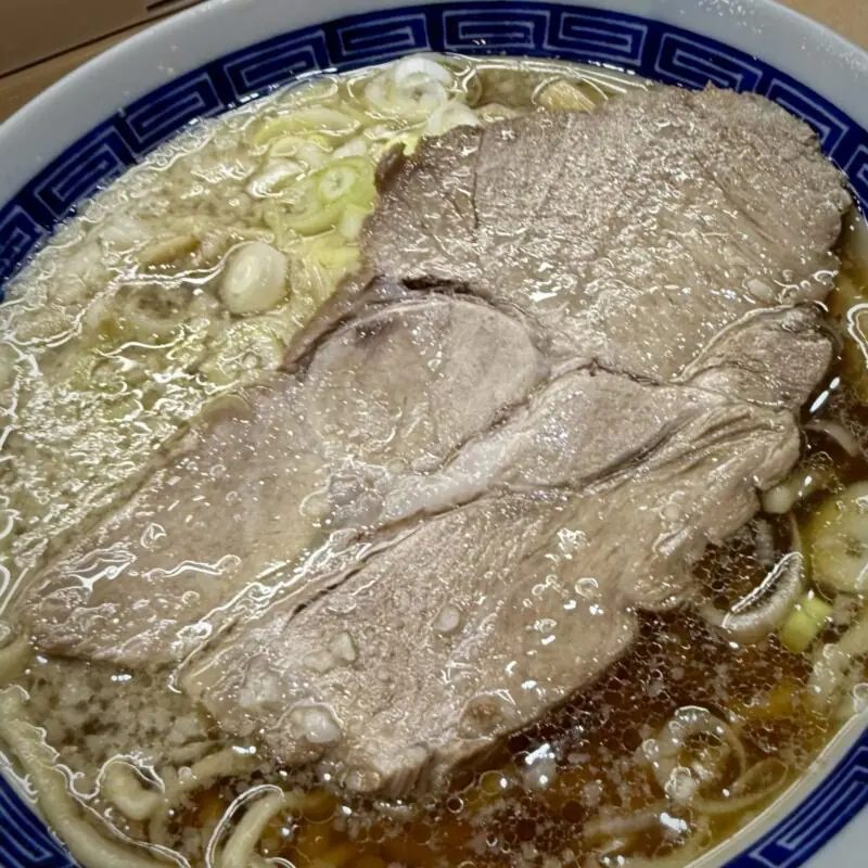 らぁ麺と肴 榊 さかき 山形県鶴岡市末広町 鶴岡駅前 煮干し中華 こってり 脂身入り 煮干しラーメン 醤油ラーメン チャーシュー