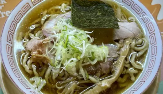 大衆食堂第三倉庫＠秋田県大仙市払田にて山形県極太醤油らーめんをオーダー！ワシワシ食感の力強い自家製麺とコク旨ニボスープの組み合わせが至高な某店を想起させる逸品ラーメン♪