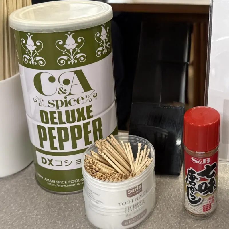 鬼そば藤谷 総本店 秋田県大仙市長野 道の駅なかせん ドンパン節の里内 伝承醤油らぁ麺 醤油ラーメン 味変 調味料