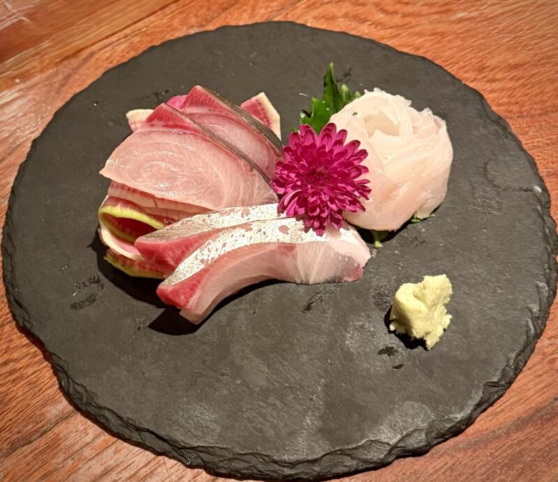 とっぴんぱらりのぷ 秋田県秋田市千秋久保田町 秋田駅前 刺身2種盛り