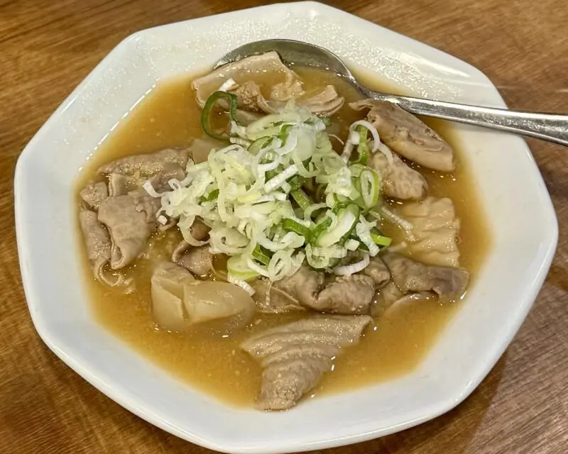  秋田県秋田市中通 秋田駅前 ホンモン ほるもん煮込み