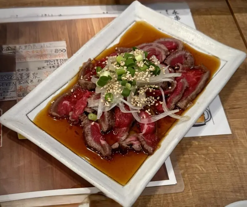  秋田県秋田市中通 秋田駅前 牛肉たたき