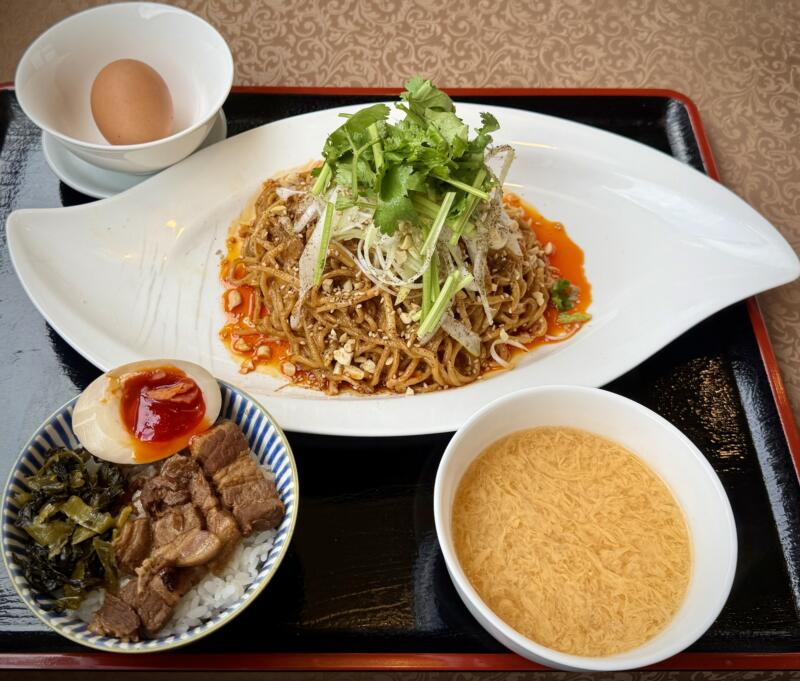 中国料理 龍潭酒家 ロンタンシュカ ろんたんしゅか 岩手県二戸市福岡 汁なし坦々麺 汁無し担々麺 16代真赤卵 十六代真赤卵 生卵 玉子スープ付き 魯肉飯 ルーロー飯