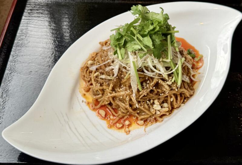 中国料理 龍潭酒家 ロンタンシュカ ろんたんしゅか 岩手県二戸市福岡 汁なし坦々麺 汁無し担々麺 16代真赤卵 十六代真赤卵 生卵 玉子スープ付き