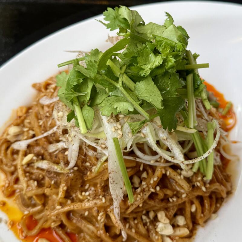 中国料理 龍潭酒家 ロンタンシュカ ろんたんしゅか 岩手県二戸市福岡 汁なし坦々麺 汁無し担々麺 16代真赤卵 十六代真赤卵 生卵 玉子スープ付き 具