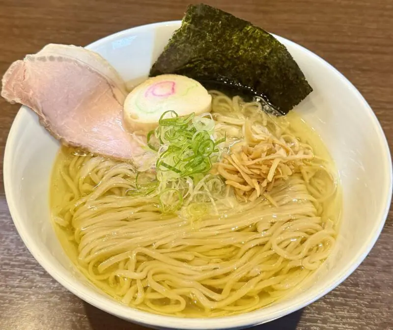 NOODLE SHOP KOUMITEI 香味亭 秋田県横手市婦気大堤 Ｗ比内地鶏の黄金塩ラーメン