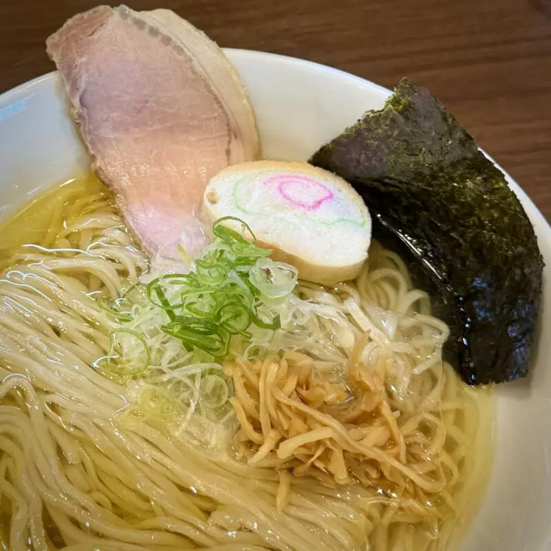 NOODLE SHOP KOUMITEI 香味亭 秋田県横手市婦気大堤 Ｗ比内地鶏の黄金塩ラーメン 具