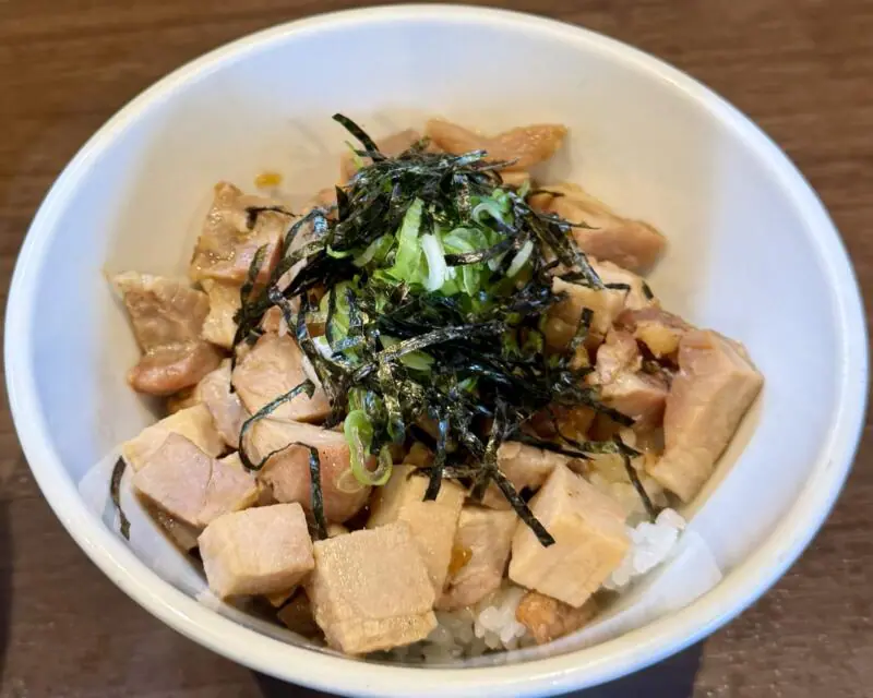 NOODLE SHOP KOUMITEI 香味亭 秋田県横手市婦気大堤 チャーシューライス チャーシュー丼